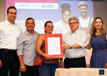 João Azevêdo autoriza concessões de crédito do Empreender em Campina Grande