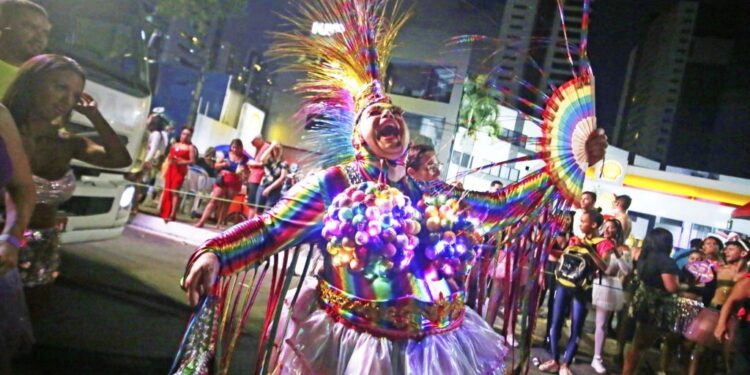 Virgens de Tambaú prometem arrastar multidão com irreverência e show de Leo Santana e grandes nomes da música