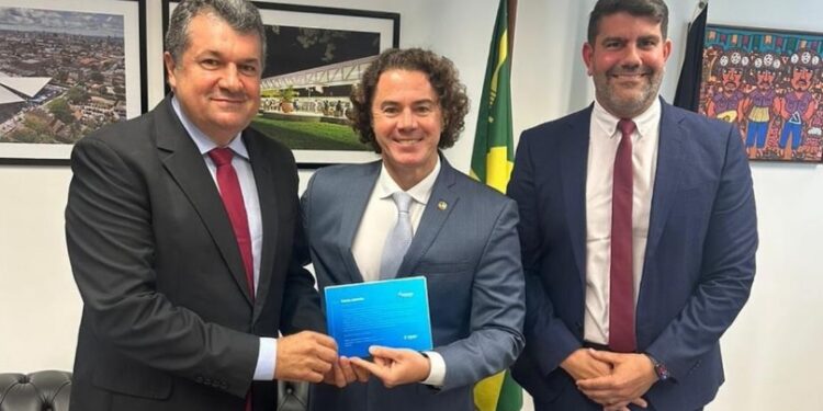 Famup destaca trabalho de Veneziano como vice-presidente do Senado em defesa do municipalismo: “Abraça as lutas”