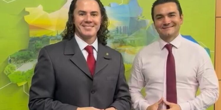 Veneziano agradece ao Ministro do Turismo R$ 1 milhão para o Maior São João do Mundo, R$ 600 mil para o Folia de Rua e outros pleitos atendidos