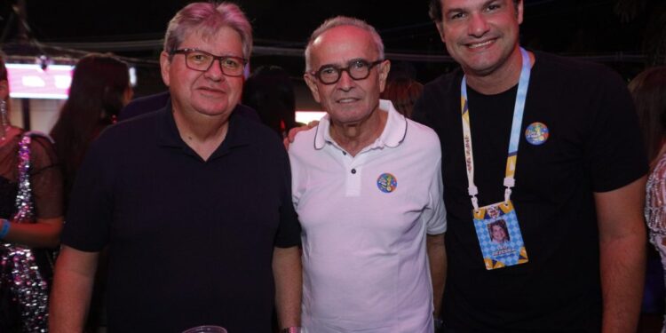 Ao lado do governador, Cícero Lucena celebra sucesso da primeira noite de folia e destaca segurança e desenvolvimento econômico com a festa