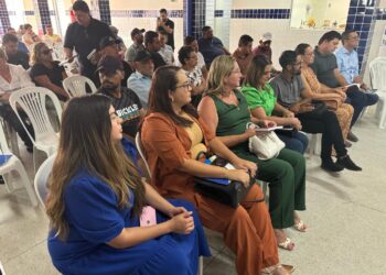 Prefeita de Monteiro participa de evento da Amcap e anuncia lançamento de concurso público até julho