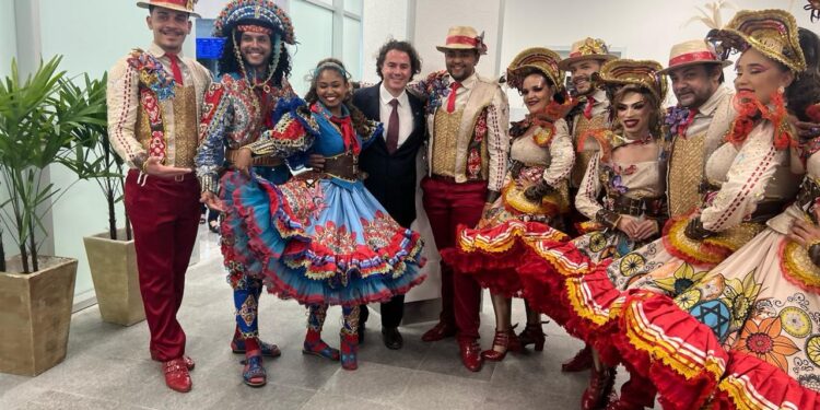 Associação das Quadrilhas Juninas de Campina agradece mais uma vez emenda de Veneziano às políticas culturais no município