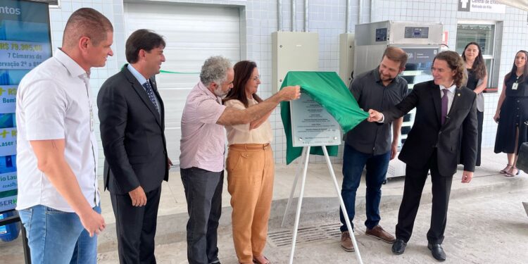 HU Lauro Wanderley inaugura Central de Enxovais e entrega equipamentos com recursos de Veneziano: “amigo da UFPB e patrono dos HUs”, diz reitora