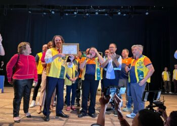 Veneziano recebe comenda ‘Parlamentar amigo do ACS e ACE’ por sua contribuição e presidente da CONACS destaca: “Sempre nos apoiou”