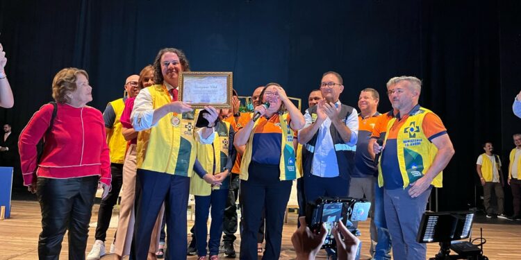 Veneziano recebe comenda ‘Parlamentar amigo do ACS e ACE’ por sua contribuição e presidente da CONACS destaca: “Sempre nos apoiou”