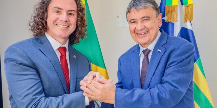 Ministro atende solicitação de Veneziano e oficializa nova tabela de reajuste para o leite de cabra produzido na Paraíba