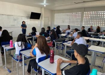 Entra em vigor lei que modifica carga horária e favorece professores do Ensino Integral da Rede Estadual
