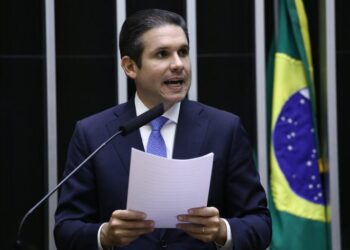 Motta quer acordo com STF para aumentar número de deputados federais sem elevar gastos