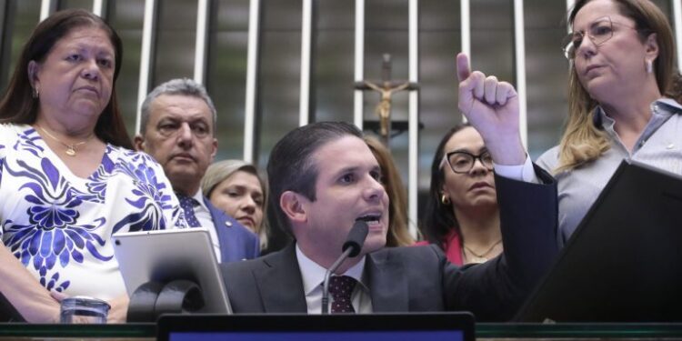 Hugo Motta critica comportamento de deputados na Câmara e afirma não ser “frouxo”: “vocês ainda não me conhecem”