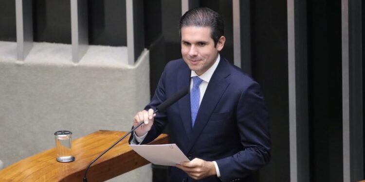 Hugo Motta diz que relação de harmonia entre os Poderes é essencial para a democracia