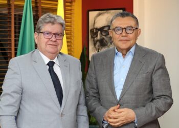 João Azevêdo será o candidato do PSB ao Senado em 2026, afirma presidente do partido