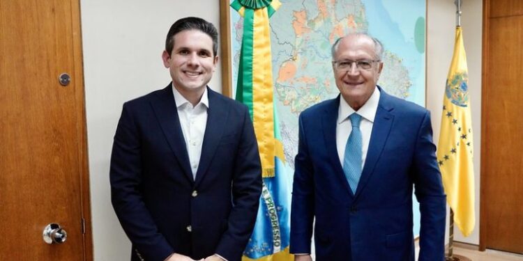 Hugo Motta vai levar aos líderes demanda do governo para votar projetos sobre exportação