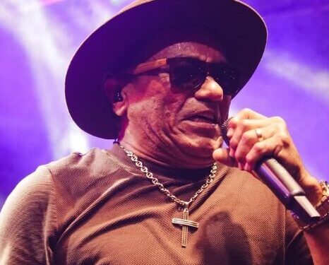 Cantor Duquinha realiza bateria de exames após passar mal em casa de eventos na capital