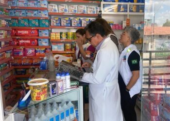 Agevisa interdita falsa farmácia e apreende medicamentos irregulares na cidade de Queimadas