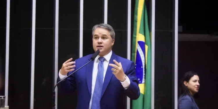 “É inabalável nosso compromisso com quem produz e gera emprego no país”, afirma senador Efraim em homenagem aos 56 anos da ABRAS