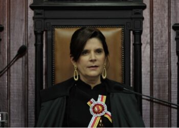 Nova presidente do STM diz que Bolsonaro pode perder a patente de capitão