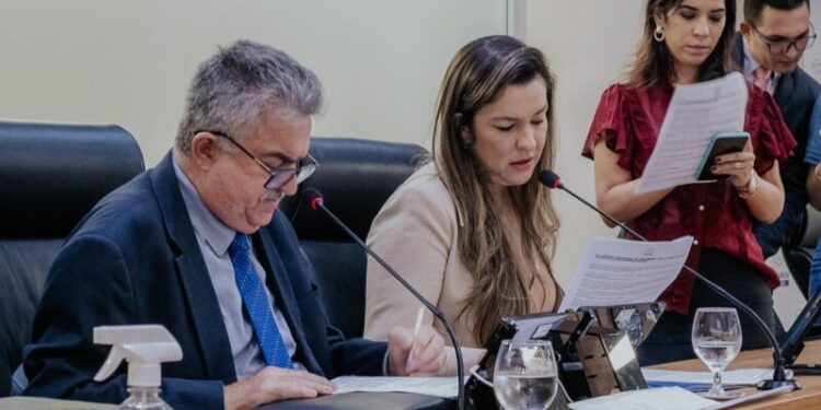 Indicação do nome de Alanna Galdino para vaga de conselheira no Tribunal de Contas é aprovado pela CCJ da ALPB