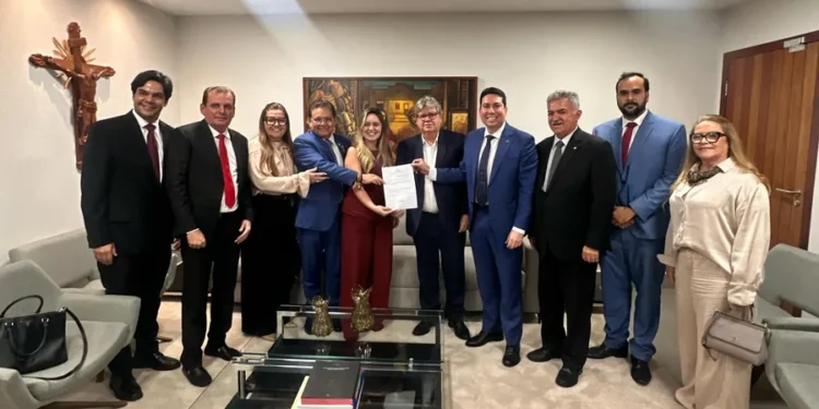 Governador João Azevêdo nomeia Alanna Galdino para TCE; veja portaria