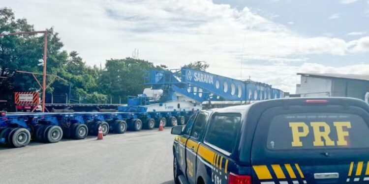 Confira os horários e por onde passará a carreta com transformador eólico de 250 toneladas que chegou a PB