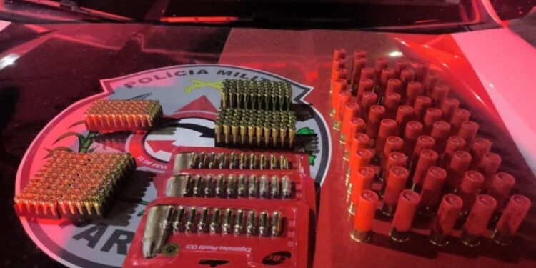 Força Tática faz rondas e apreende mais de 300 munições após perseguição no bairro Miramar, em Cabedelo