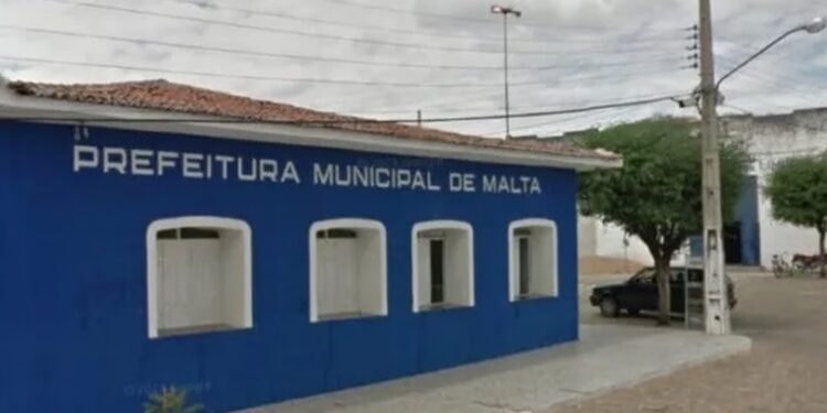Ex-prefeito de Malta e empresário são condenados por desvio de recursos públicos