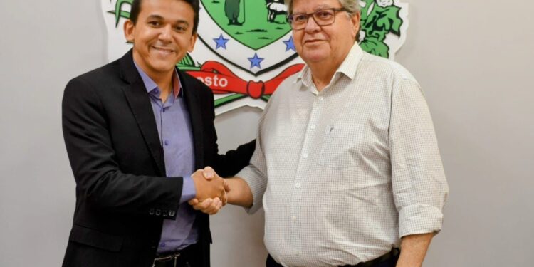 João Azevêdo e prefeito Jackson Alvino firmam parceria político-administrativa e discutem ações para Santa Rita