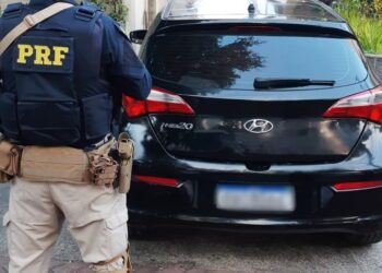 PRF recupera carro roubado e apreende mais de 135 toneladas de mercadorias sem nota fiscal