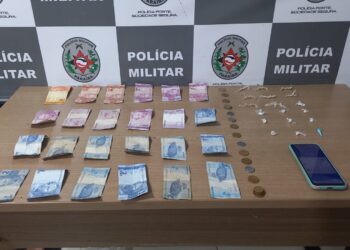 Mulher trans é presa suspeita de atuar no tráfico de drogas na Orla da capital