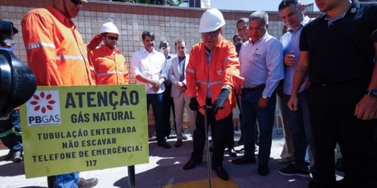 Governador entrega gasoduto de Cabedelo para atender indústrias, residências, comércios e Porto