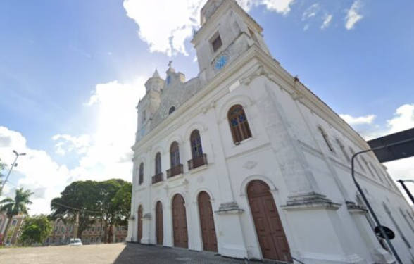 Estrutura cede e Catedral Basílica de Nossa Senhora das Neves é fechada