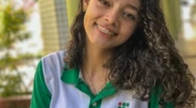 Estudante de João Pessoa é aprovada em 3 universidades dos EUA e faz campanha online para custear parte das despesas