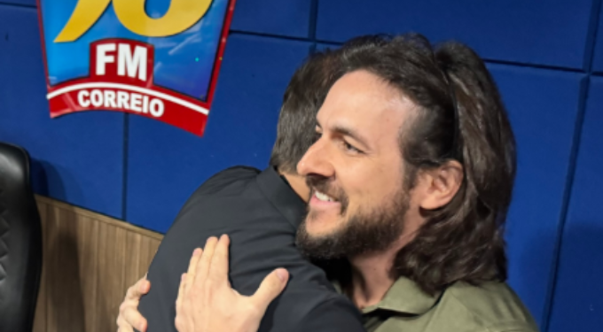 Reencontro de Pedro e Mersinho na Rádio Correio tem clima amistoso