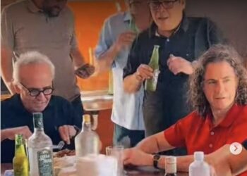 Prefeito Cícero Lucena participa de almoço ao lado do senador Veneziano no Cariri