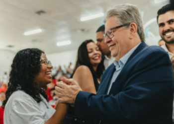 João Azevêdo anuncia 520 vagas em cursos de nível superior com bolsas de mil reais para alunos da rede pública