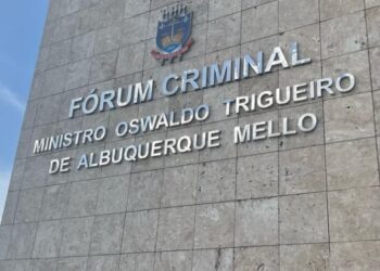 Policial que atirou em vizinho é mantido preso após audiência de custódia na capital
