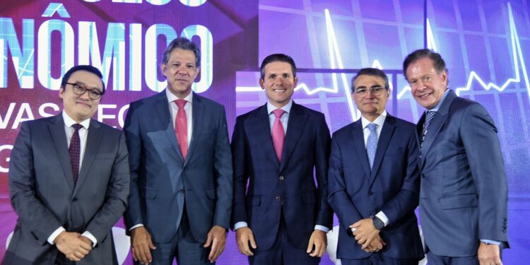 Hugo Motta participa do “CNN Money – Pulso Econômico” e defende união entre os poderes diante de cenário global incerto