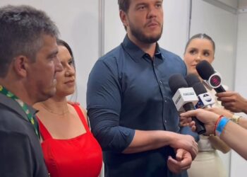Bruno e Juliana visitam Festa do Produtor Rural de Alagoa Nova e destacam que evento impulsiona o turismo no Brejo paraibano: “Já nasceu grande”