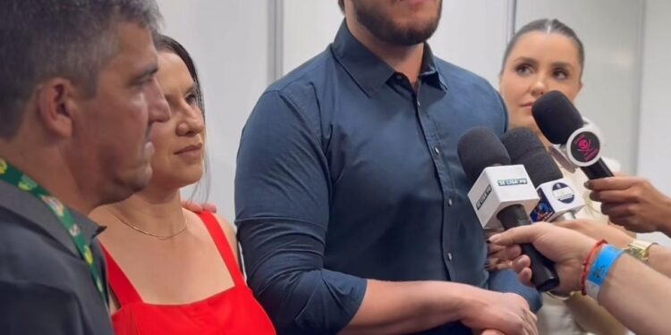 Bruno e Juliana visitam Festa do Produtor Rural de Alagoa Nova e destacam que evento impulsiona o turismo no Brejo paraibano: “Já nasceu grande”