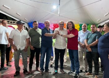Veneziano participa de entrega de obras com recursos de suas emendas em Natuba e anuncia verba de custeio para novo hospital da cidade