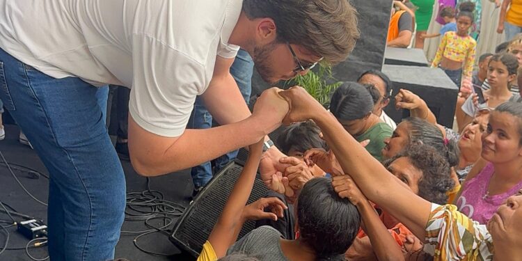 Ao lado do povo, Bruno destaca importância do Circuito Comunidade promovido em parceria da PMCG com a TV Paraíba