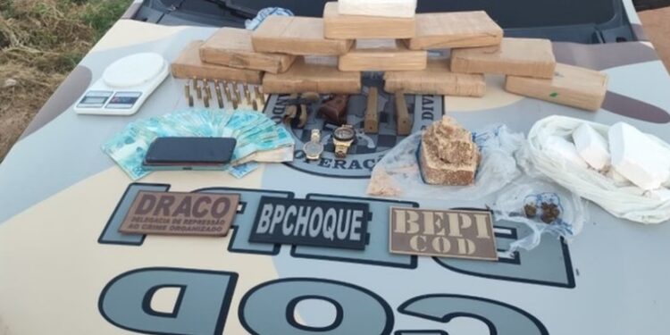 PC prende foragido em Cajazeiras com 11kg de pasta base de cocaína