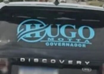 Adesivo com nome de Hugo Motta para governador já circula no Sertão da Paraíba