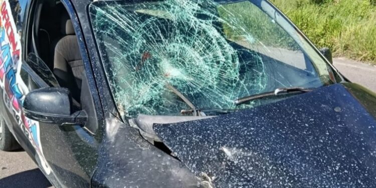 Acidente entre carro e moto deixa motociclista ferido no bairro Tibiri, em Santa Rita