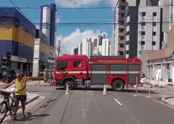 Vazamento de gás provocou interdição de avenida no bairro de Manaíra