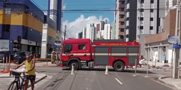 Vazamento de gás provocou interdição de avenida no bairro de Manaíra
