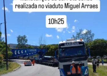 Transporte de transformador eólico tem atraso por falha hidráulica em viaduto de PE