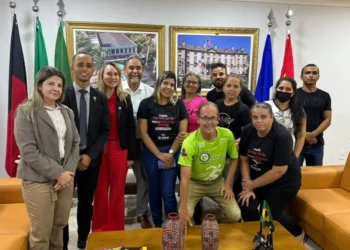 Presidente da Câmara de Bayeux recebe comissão de concursados e reforça compromisso com a transparência