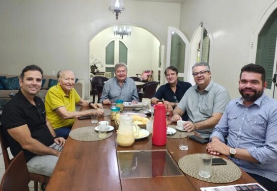 Enivaldo Ribeiro sinaliza reaproximação com a família Gadelha: “O passado veio para o futuro”