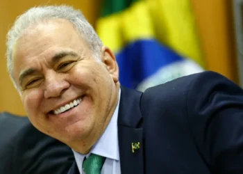 Mídia nacional destaca que ex-ministro de Bolsonaro reforça clã de Aguinaldo Ribeiro na Paraíba